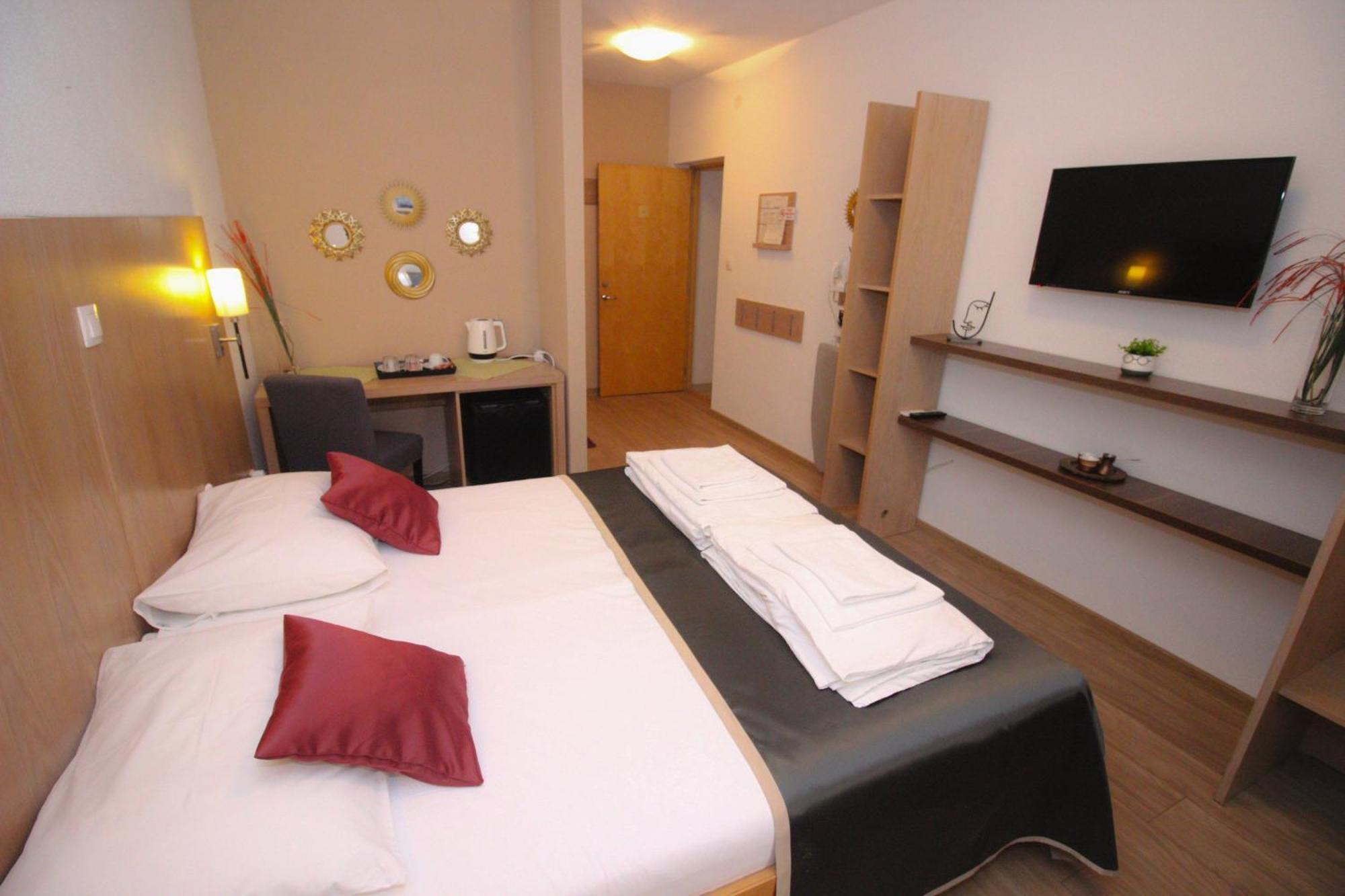 Villa Deny Mostar - With Free Parking Exteriör bild