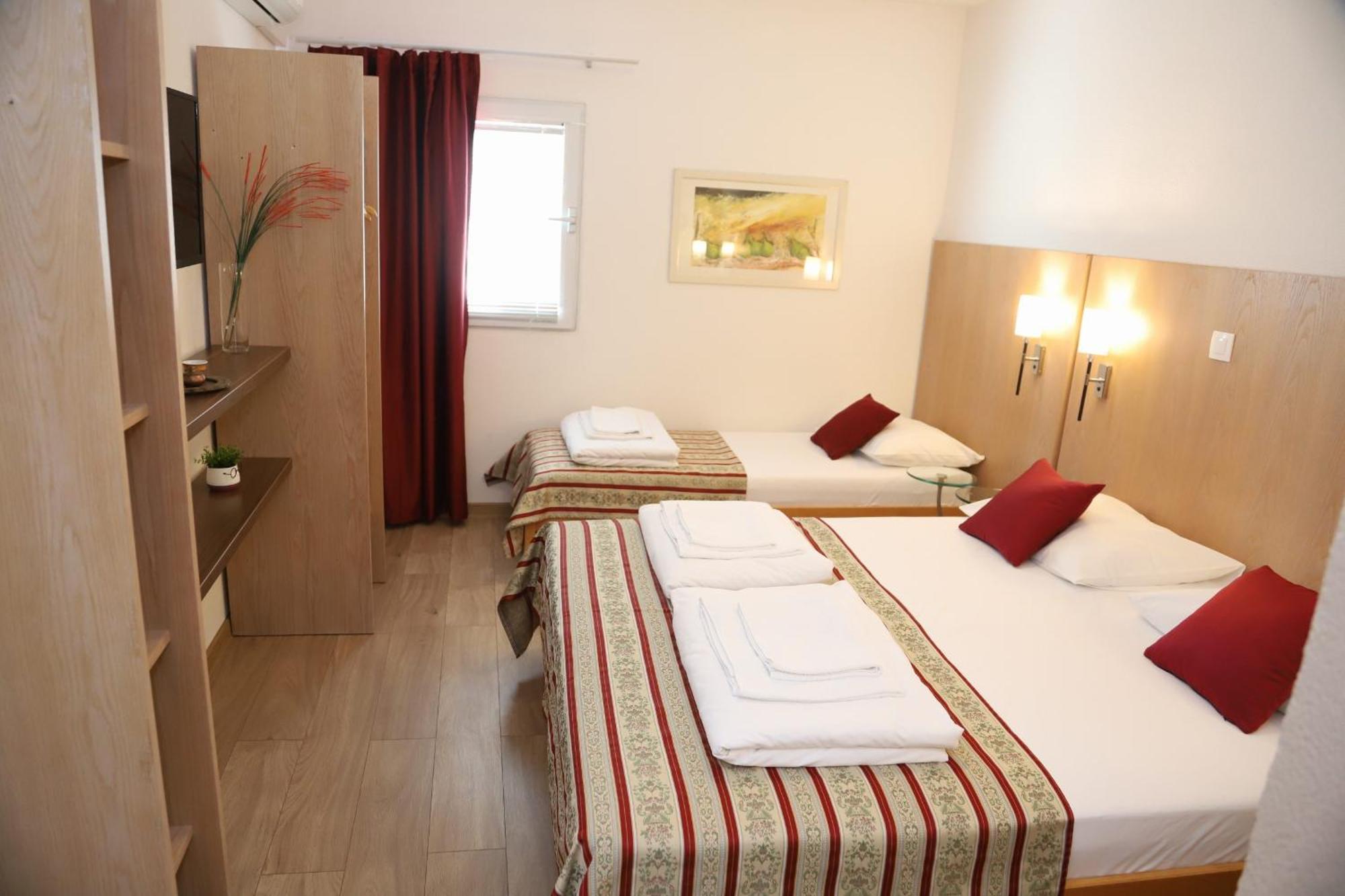 Villa Deny Mostar - With Free Parking Exteriör bild
