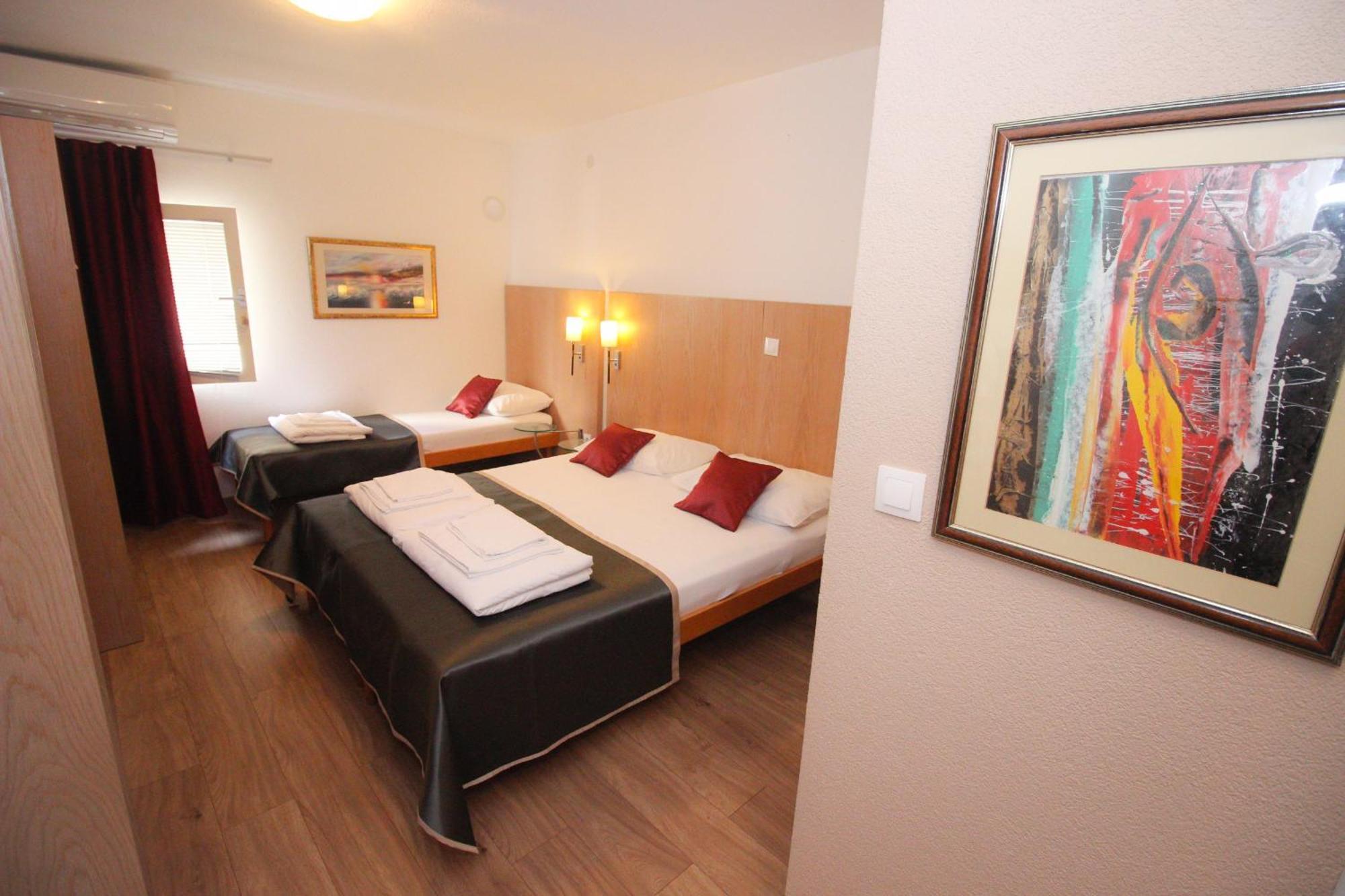 Villa Deny Mostar - With Free Parking Exteriör bild
