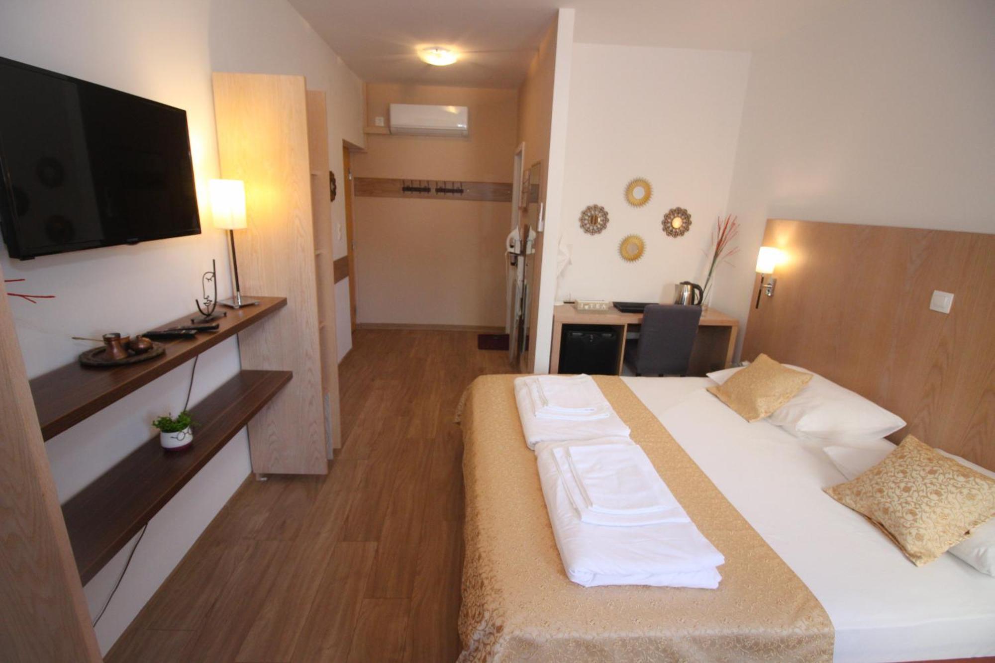 Villa Deny Mostar - With Free Parking Exteriör bild