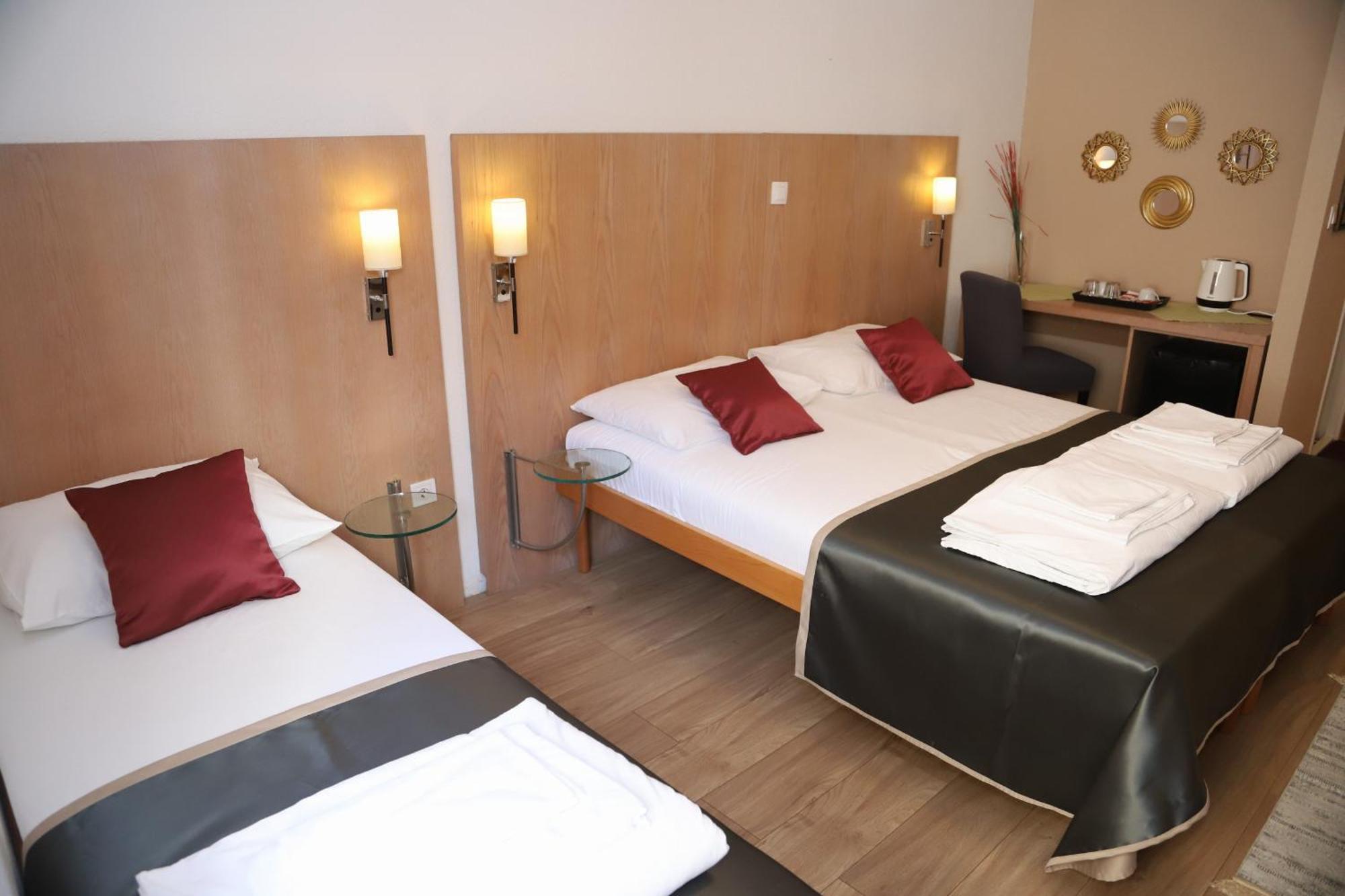 Villa Deny Mostar - With Free Parking Exteriör bild