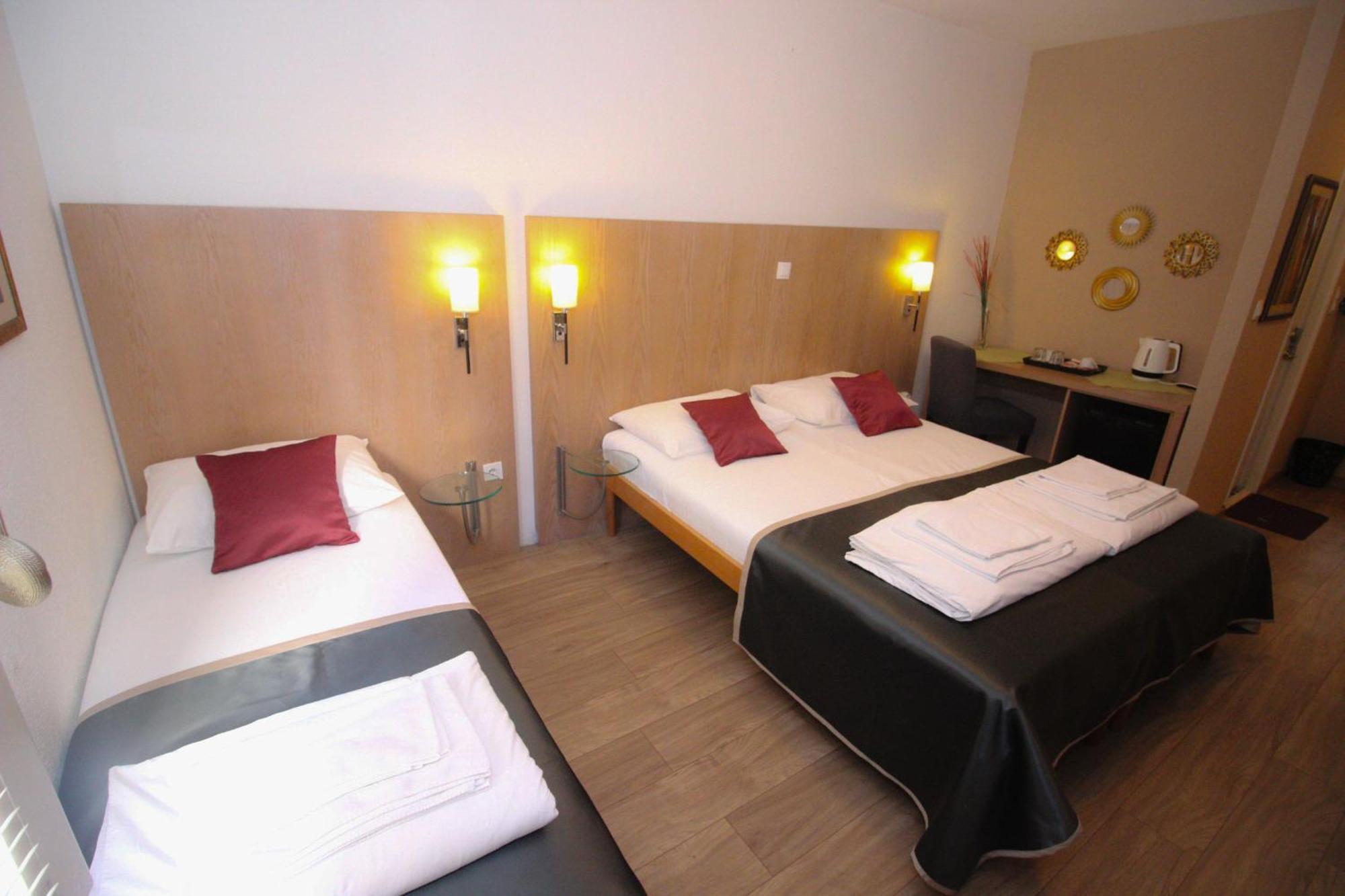 Villa Deny Mostar - With Free Parking Exteriör bild