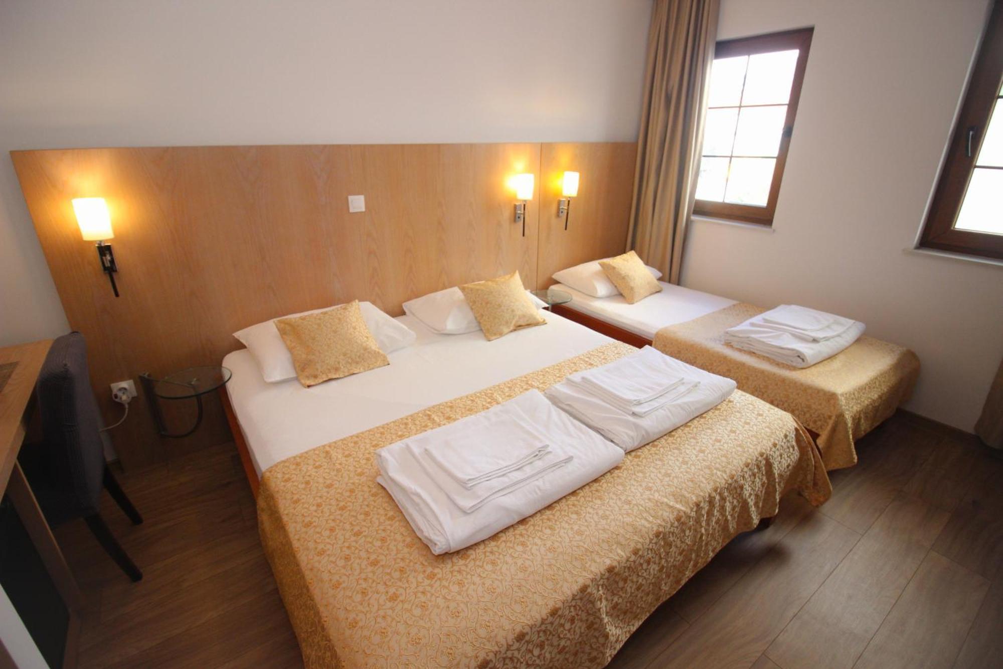 Villa Deny Mostar - With Free Parking Exteriör bild
