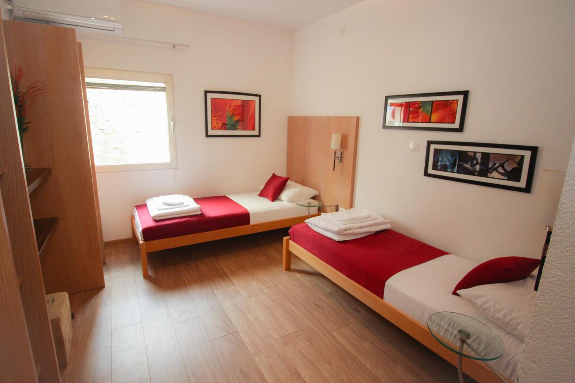 Villa Deny Mostar - With Free Parking Exteriör bild