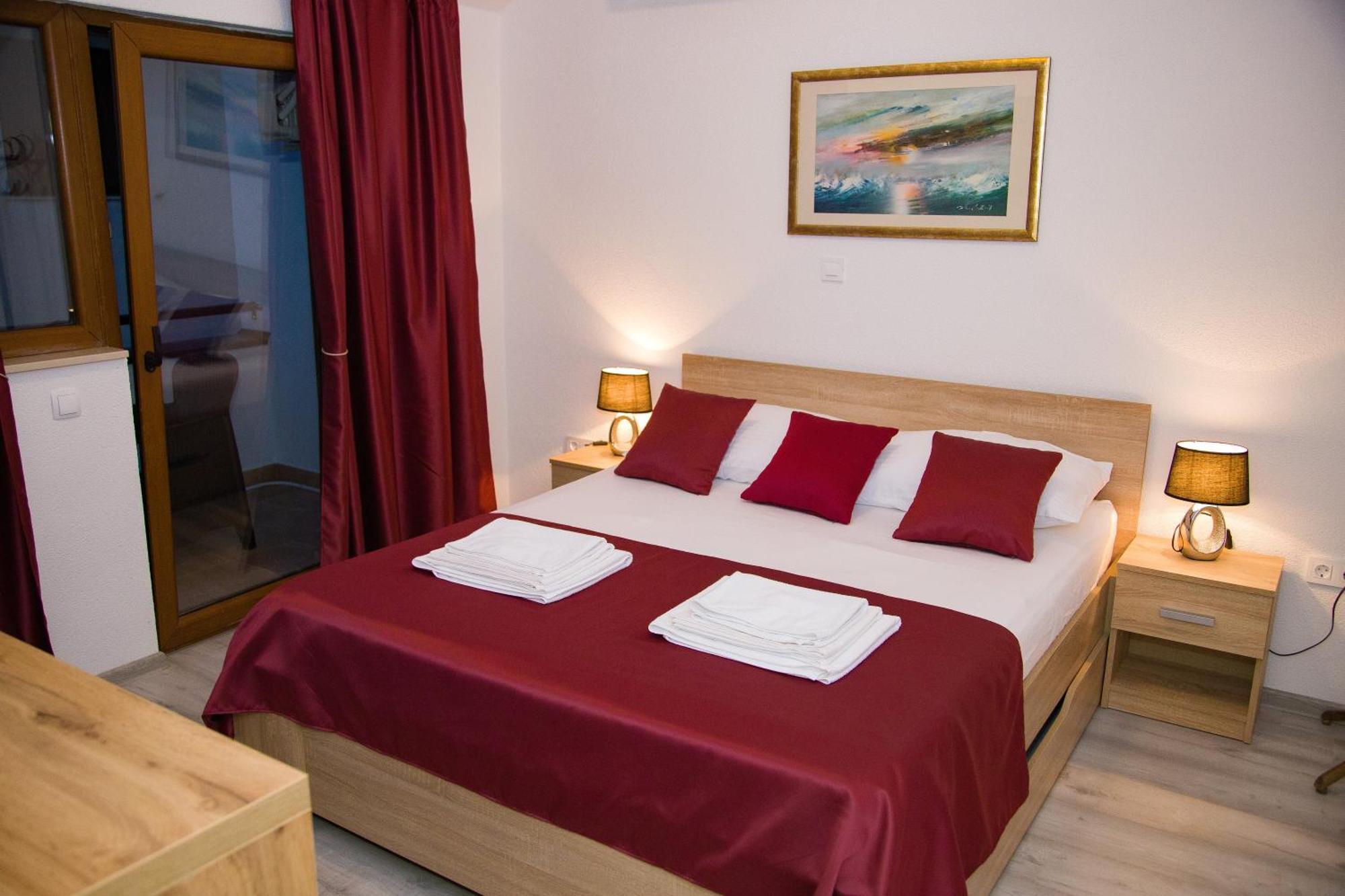 Villa Deny Mostar - With Free Parking Exteriör bild