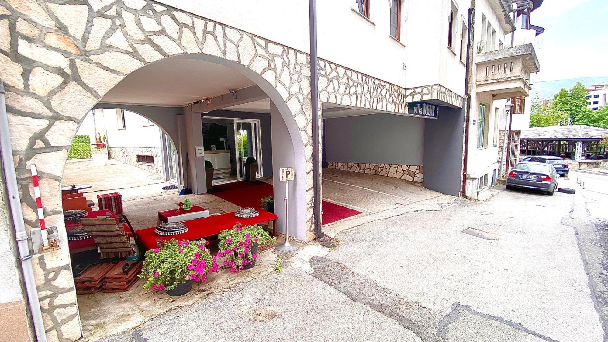 Villa Deny Mostar - With Free Parking Exteriör bild