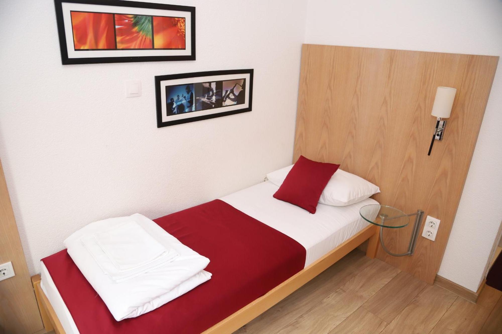 Villa Deny Mostar - With Free Parking Exteriör bild